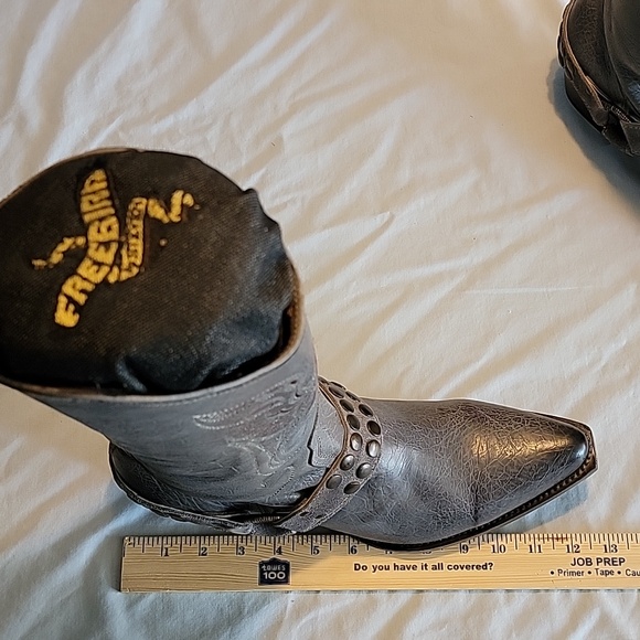 Women's FREEBIRD size 12 boots - Picture 5 of 11